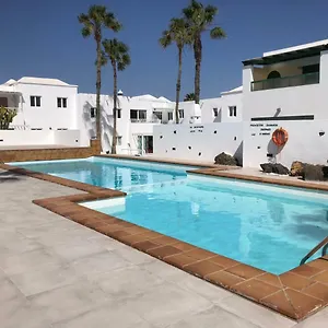 Sea Breeze With Shared Pool And Near The Beach Costa Teguise